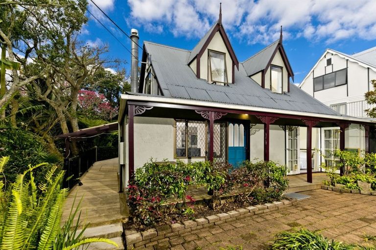 Photo of property in 14b South Lynn Road, Titirangi, Auckland, 0604