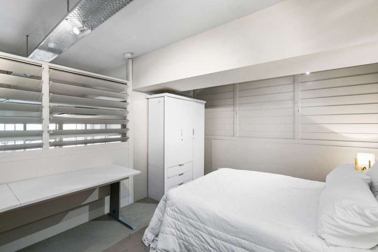 Photo of property in Stadium Garden Flats, 314/107 Thorndon Quay, Pipitea, Wellington, 6011