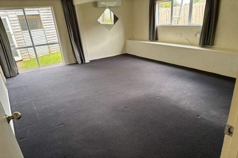 Photo of property in 28 Hiwihau Place, Glenfield, Auckland, 0629