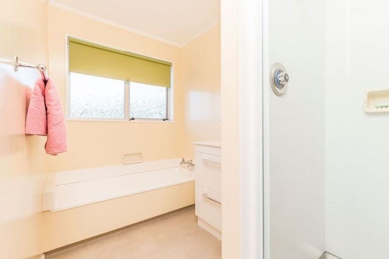 Photo of property in 7 Brasenose Place, Tawa, Wellington, 5028