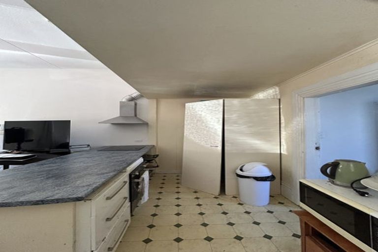 Photo of property in 70 Fairlie Terrace, Kelburn, Wellington, 6021