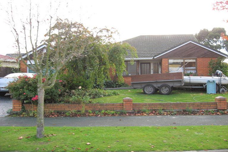 Photo of property in 10 Sawtell Place, Northcote, Christchurch, 8052