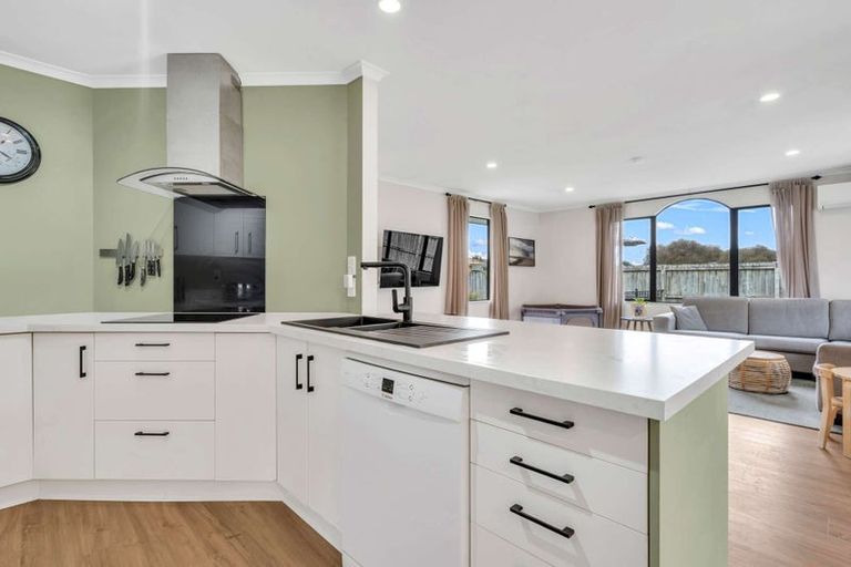 Photo of property in 30 Hoult Crescent, Monaco, Nelson, 7011