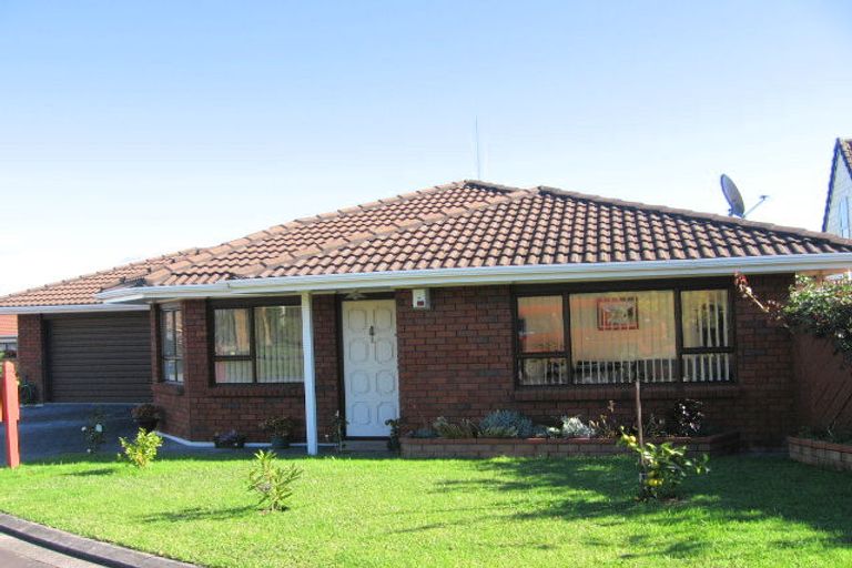 Photo of property in 3 Bosnyak Drive, Te Atatu South, Auckland, 0610