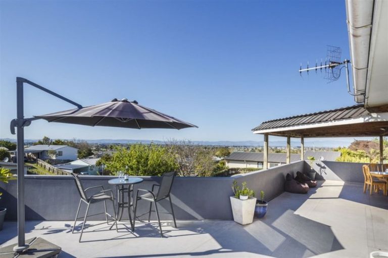 Photo of property in 28 Heatherlea Heights, Feilding, 4702