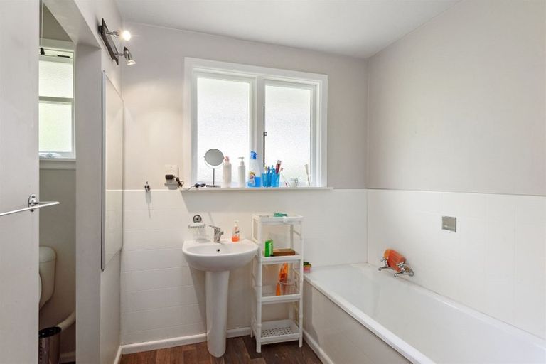 Photo of property in 63 Sevenoaks Drive, Bryndwr, Christchurch, 8053