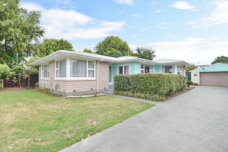 Photo of property in 77 Cutts Road, Russley, Christchurch, 8042