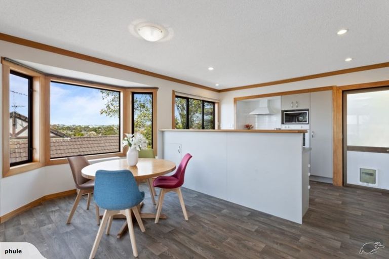 Photo of property in 1/126 Carlisle Road, Browns Bay, Auckland, 0632