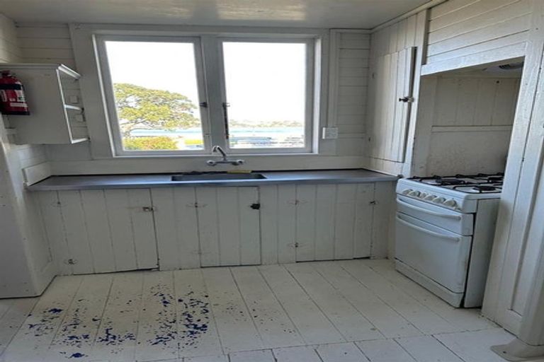 Photo of property in 15 Queens Parade, Devonport, Auckland, 0624