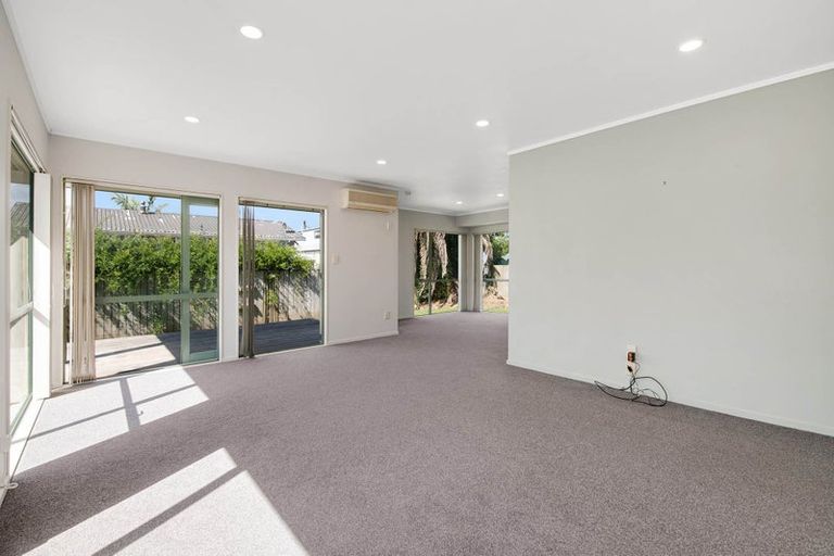 Photo of property in 2/112 Parkhurst Road, Parakai, 0830