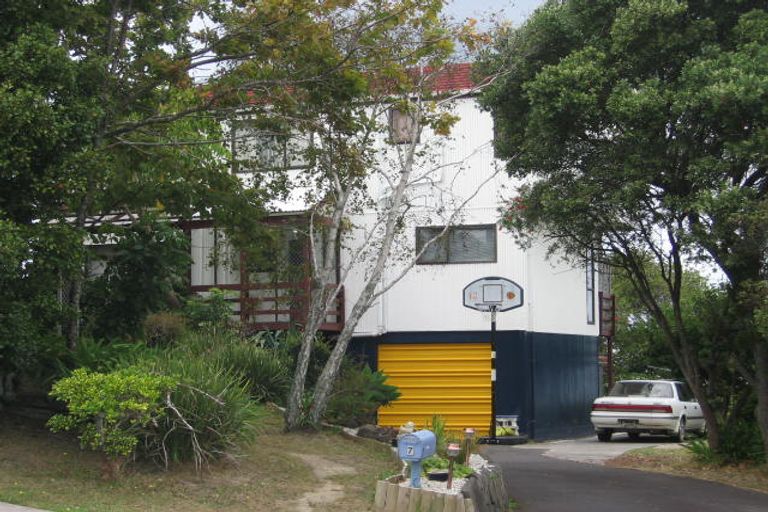Photo of property in 7 Colin Wild Place, Glenfield, Auckland, 0629