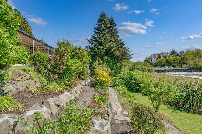 Photo of property in 7a Cunliffe Road, Redwood, Christchurch, 8051