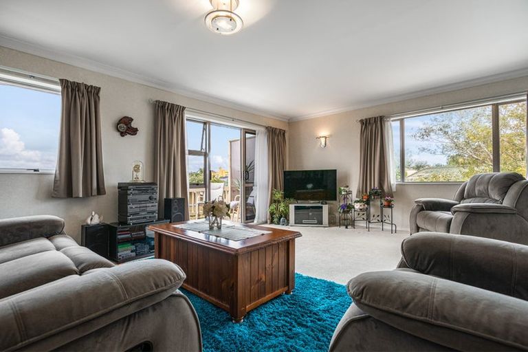 Photo of property in 76b Kiwi Esplanade, Mangere Bridge, Auckland, 2022