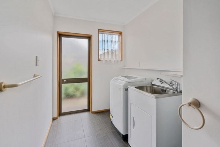 Photo of property in 3a Juniper Place, Burnside, Christchurch, 8053