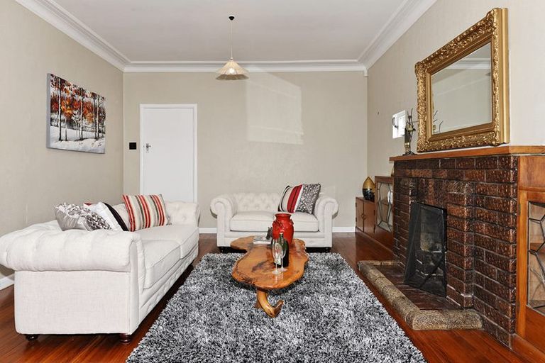 Photo of property in 138 Titirangi Road, New Lynn, Auckland, 0600