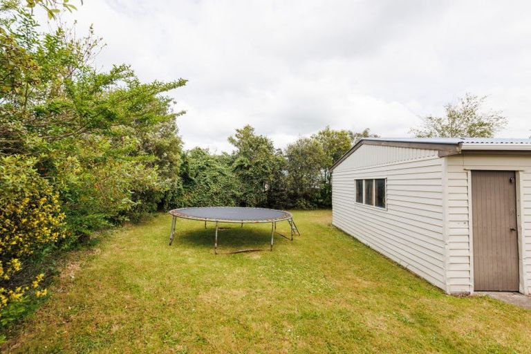 Photo of property in 24 Kowhai Street, Tokomaru, Palmerston North, 4474