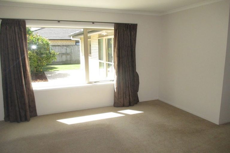 Photo of property in 27 Whitney Place, Rototuna North, Hamilton, 3210