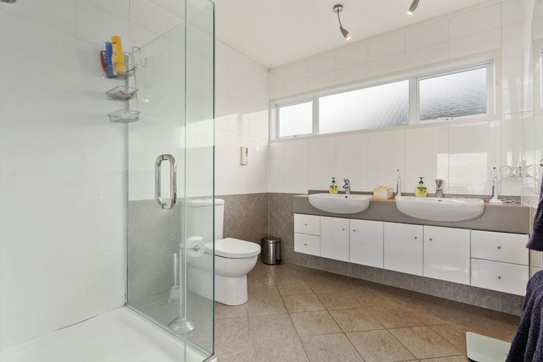 Photo of property in 7 Elizabeth Place, Mairangi Bay, Auckland, 0630