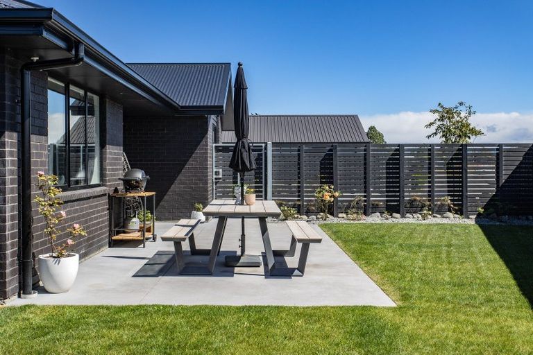 Photo of property in 31 Angus Place, Rangiora, 7400