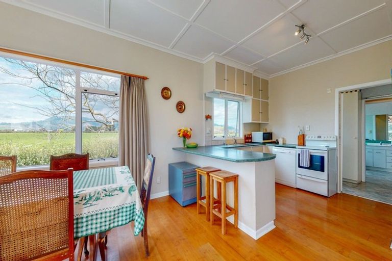 Photo of property in 68 Cadman Road, Dannevirke, 4930