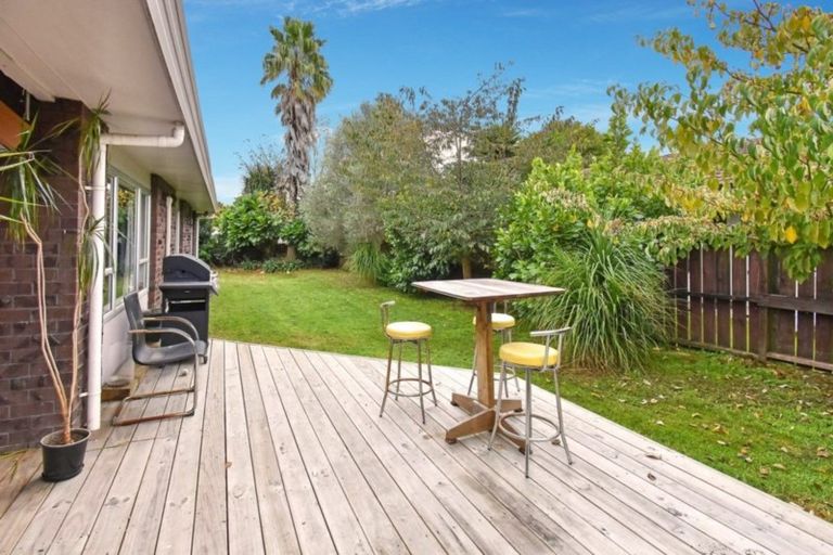 Photo of property in 9 Challen Close, Conifer Grove, Takanini, 2112