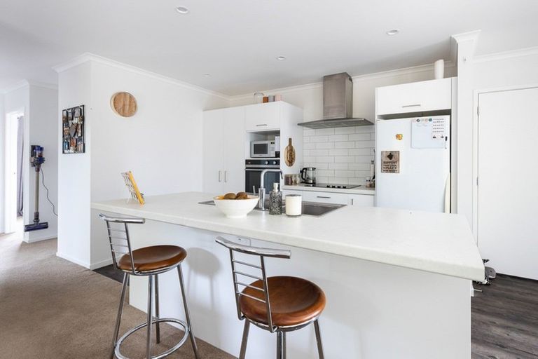 Photo of property in 10 Nukuroa Close, Waitara, 4320