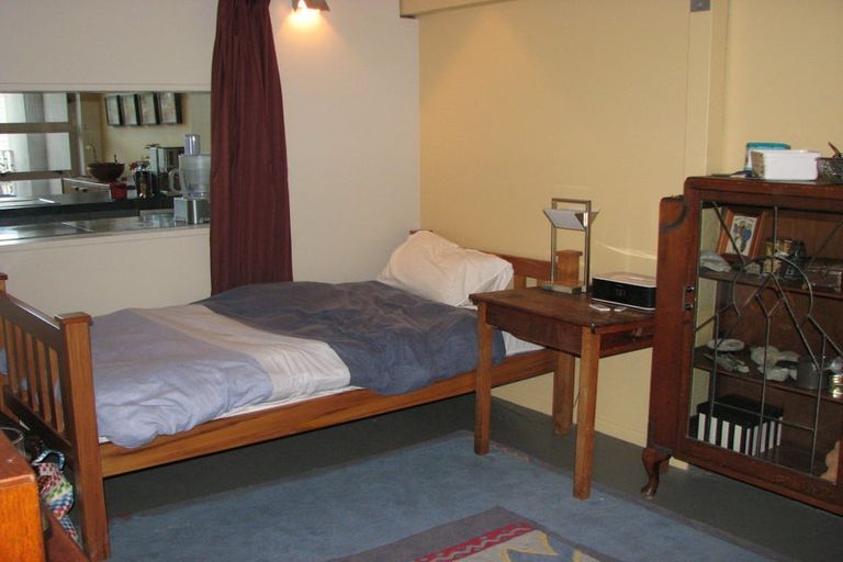 Photo of property in Stadium Garden Flats, 104/107 Thorndon Quay, Pipitea, Wellington, 6011