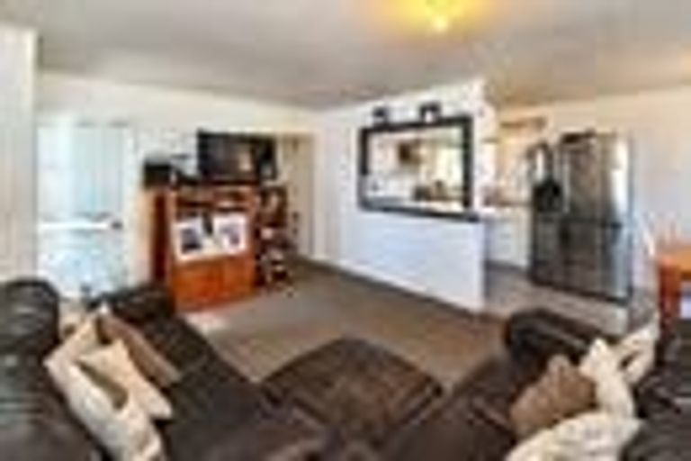 Photo of property in 13 Dunstan Place, Otara, Auckland, 2023