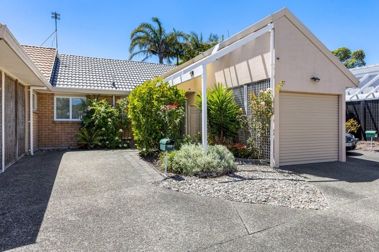 Photo of property in 11a Central Park Drive, Te Atatu South, Auckland, 0610