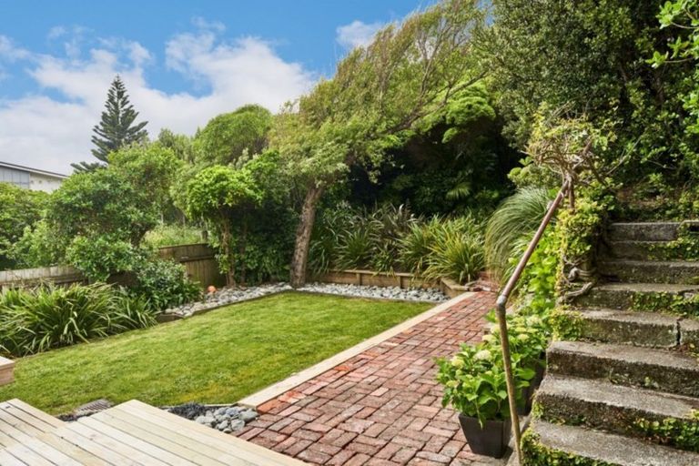 Photo of property in 11 View Road, Titahi Bay, Porirua, 5022