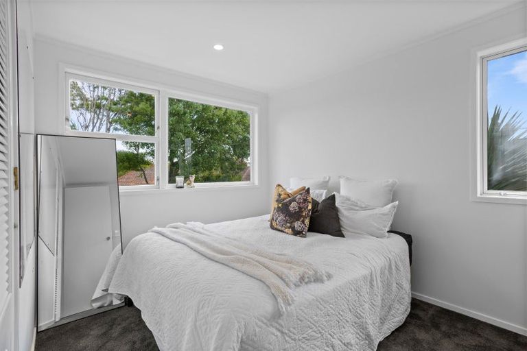 Photo of property in 20 Great North Road, Riverhead, 0820