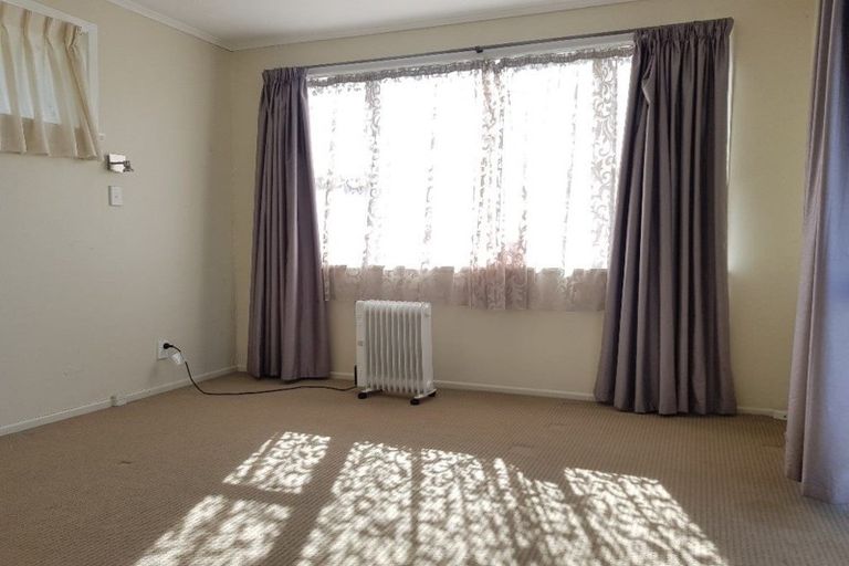 Photo of property in 12 Limmer Place, Browns Bay, Auckland, 0632