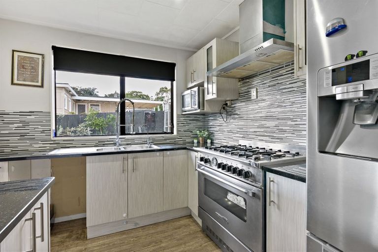 Photo of property in 2/84 Alfriston Road, Manurewa East, Auckland, 2102