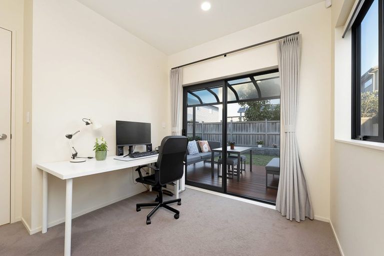 Photo of property in 17 Toanui Road, Hobsonville, Auckland, 0616