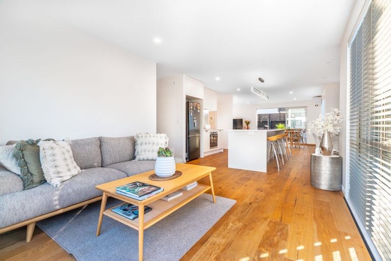 Photo of property in 2/179 Weston Road, St Albans, Christchurch, 8052