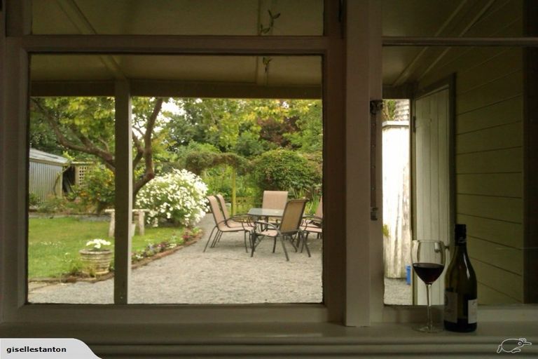 Photo of property in 33 Dublin Street, Martinborough, 5711