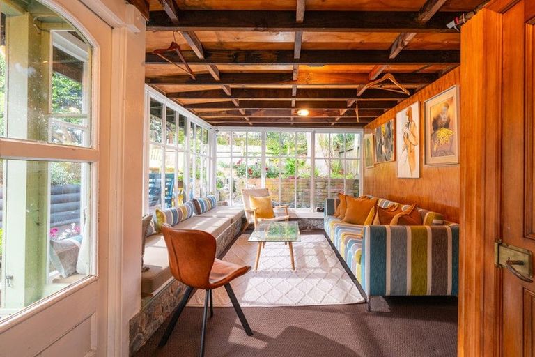 Photo of property in 30 Roxburgh Street, Mount Victoria, Wellington, 6011