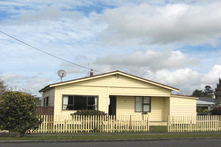 Photo of property in 17 Rosalind Street, Stratford, 4332