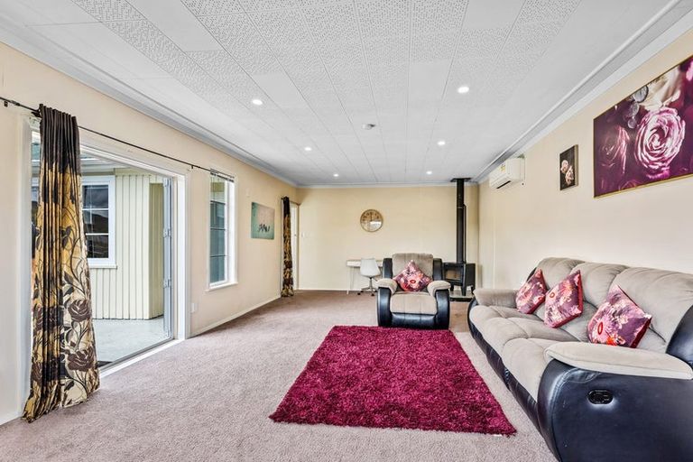 Photo of property in 18 Ebdentown Street, Ebdentown, Upper Hutt, 5018