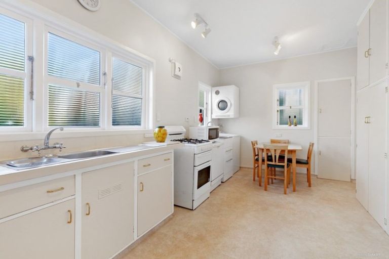 Photo of property in 407c Karori Road, Karori, Wellington, 6012