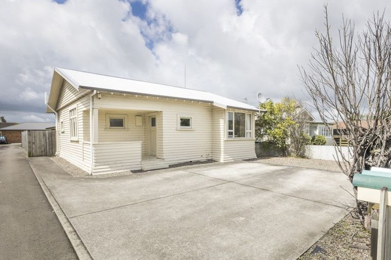 Photo of property in 990 Tremaine Avenue, Roslyn, Palmerston North, 4414