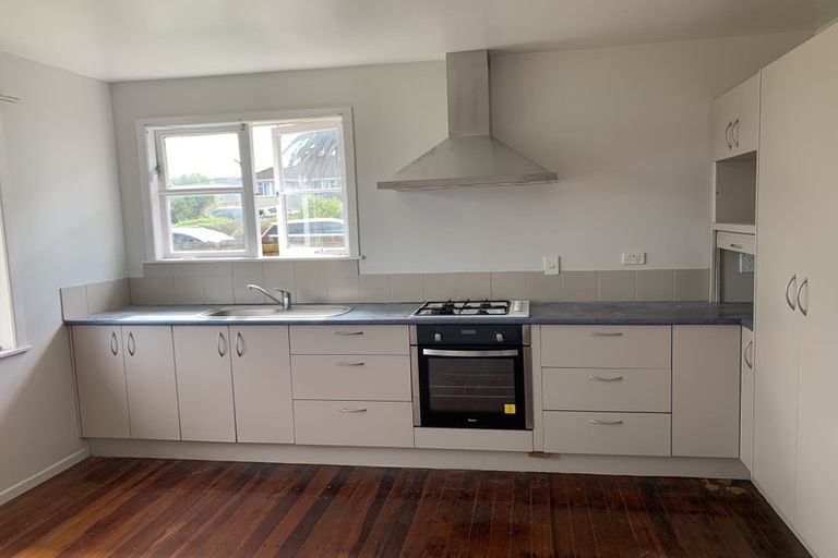 Photo of property in 9 Valdale Road, Henderson, Auckland, 0610