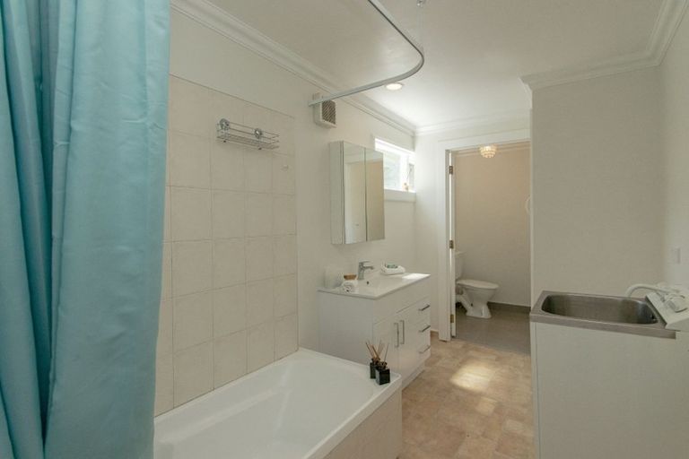 Photo of property in 21 Milton Road, Bluff Hill, Napier, 4110