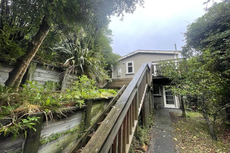 Photo of property in 18 Buckingham Street, Melrose, Wellington, 6023