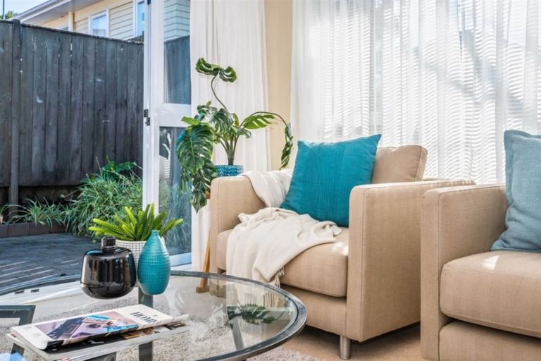 Photo of property in 1/3a Gordon Avenue, Forrest Hill, Auckland, 0620