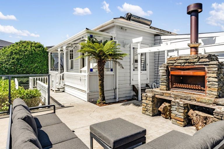 Photo of property in 12 The Avenue, Albany, Auckland, 0632