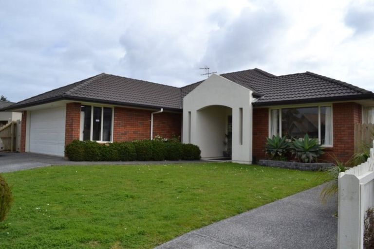 Photo of property in 8 Belcoo Crescent, East Tamaki, Auckland, 2013