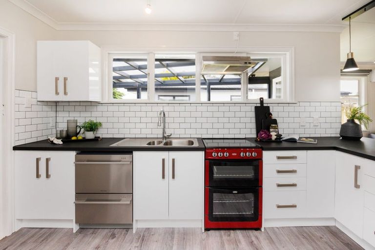 Photo of property in 30a Leeds Street, Milson, Palmerston North, 4414