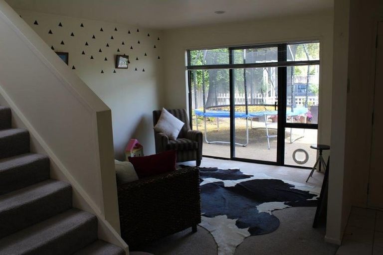 Photo of property in 2/18 Gillard Place, Eastern Beach, Auckland, 2012
