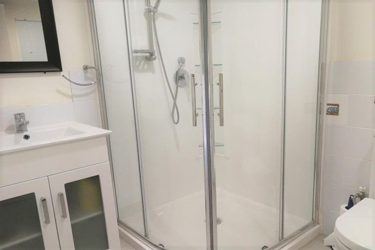 Photo of property in 2/48 Spinella Drive, Bayview, Auckland, 0629